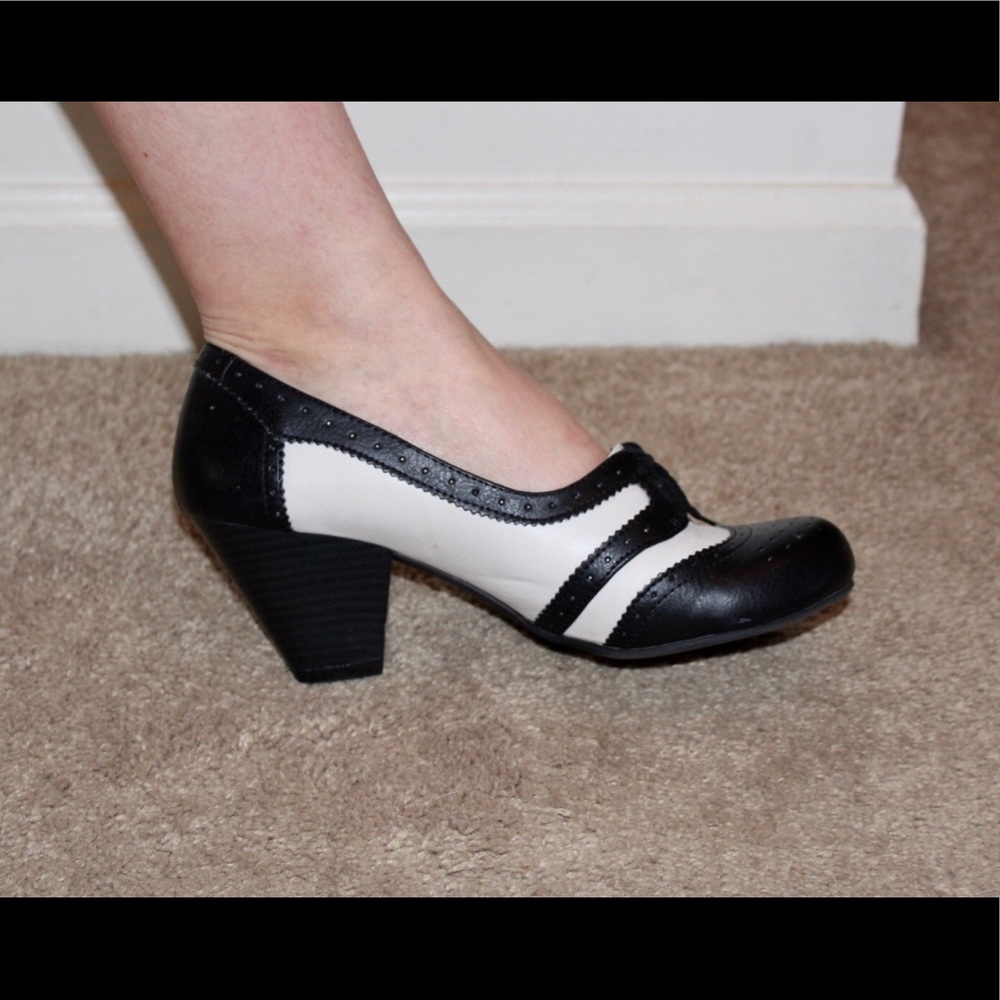 Spectator Style Pumps